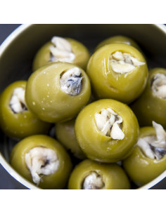Aceituna artesana rellena de boquerón
